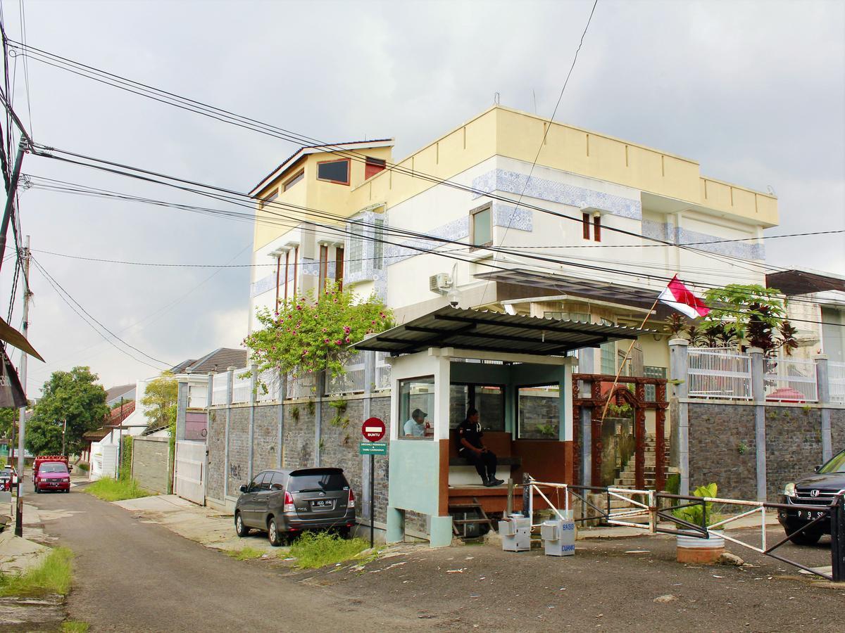 Zen Rooms Cassa Dua Pasteur Bandung Esterno foto