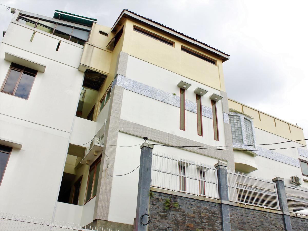 Zen Rooms Cassa Dua Pasteur Bandung Esterno foto